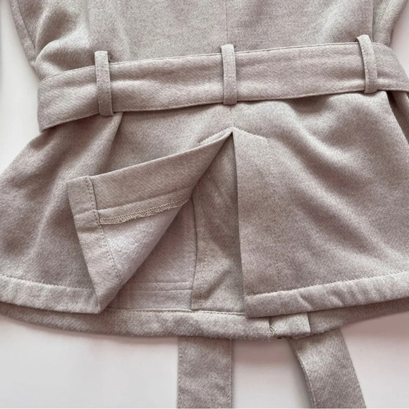 GUESS Tie Winter Jacket Cozy Coat Beige Tan Neutral Size Medium Gold Hardware - Picture 11 of 15